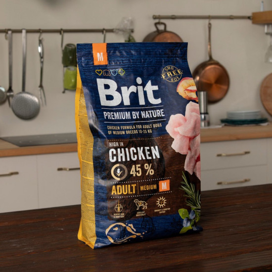 Сухой корм для взрослых собак средних пород (весом от 10 до 25 кг) Brit Premium Adult M 3 кг (курица)
